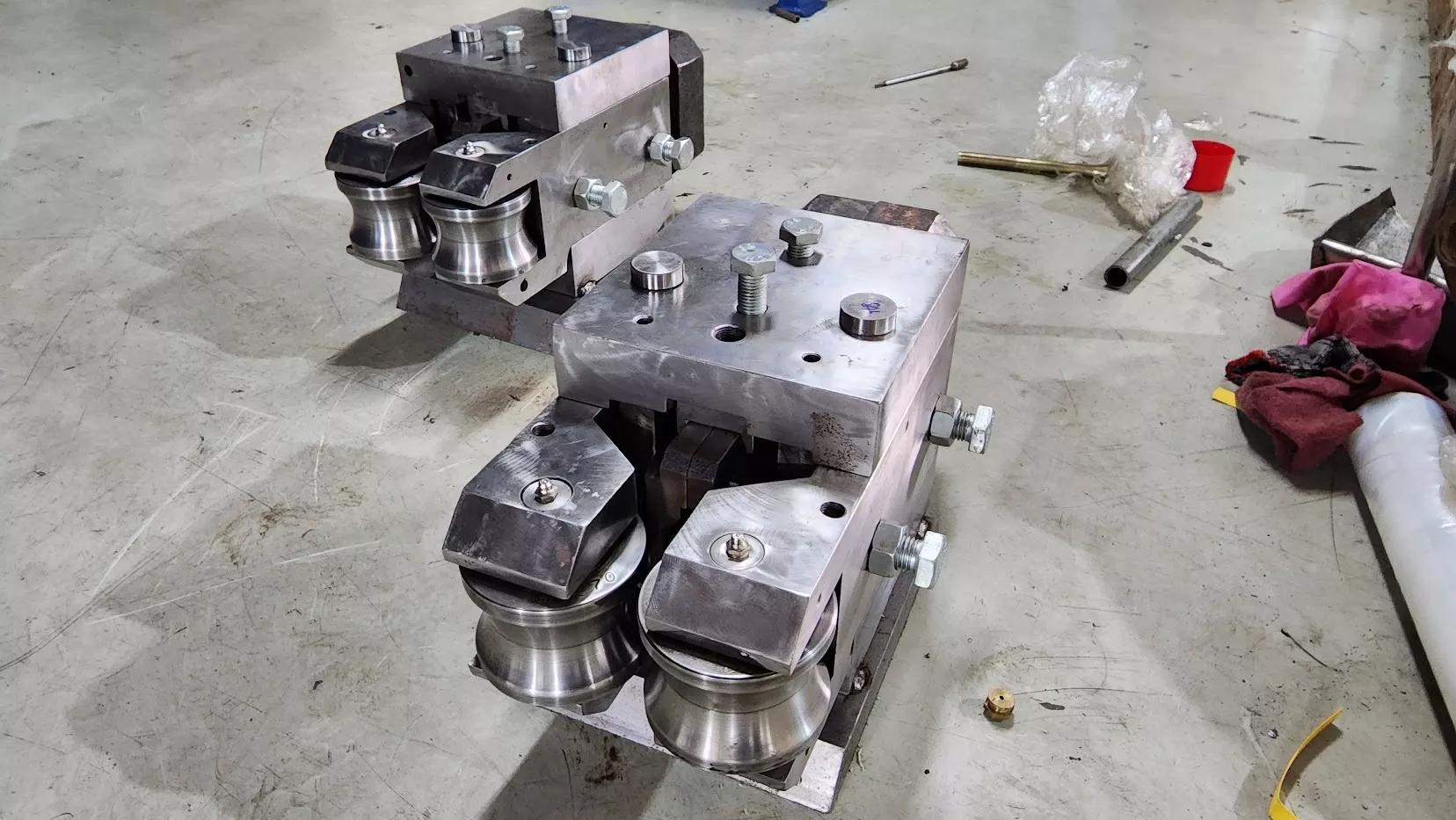 Hộp dẫn thép cán